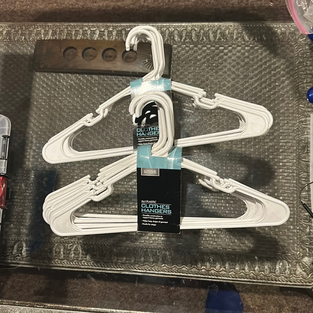 FREE GIFT W PURCHASE 2 packs of 8 clothes Hangars